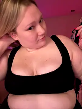 PiggyRose online show from 2, 11, 2025