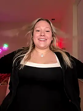 PiggyRose online show from 16, 12, 2025