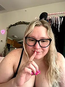 PiggyRose online show from 19, 10, 2025