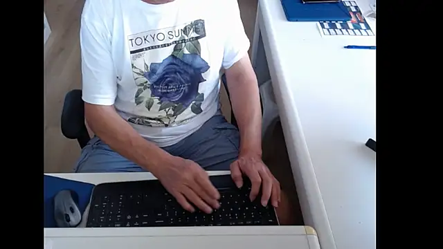 Snapshot of dutchpornking chatting on 9, 7, 2026 dutchpornking online show from 9, 7, 2026
