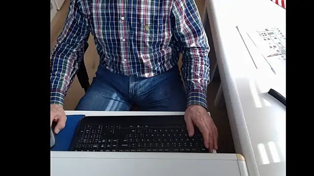 dutchpornking online show from 2, 3, 2025