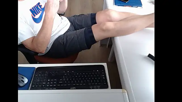 Snapshot of dutchpornking chatting on 7, 7, 2026 dutchpornking online show from 7, 7, 2026