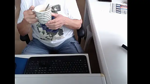 Snapshot of dutchpornking chatting on 8, 7, 2026 dutchpornking online show from 8, 7, 2026