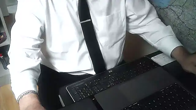 Snapshot of DUDURA@xh chatting on 24, 2, 2025 DUDURAxh online show from 24, 2, 2025