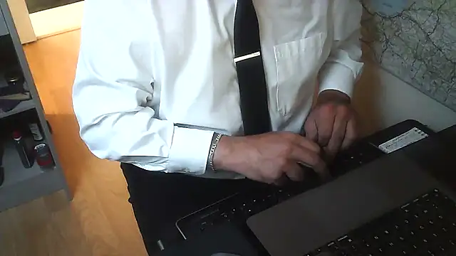 Snapshot of DUDURA@xh chatting on 4, 12, 2024 DUDURAxh online show from 4, 12, 2024