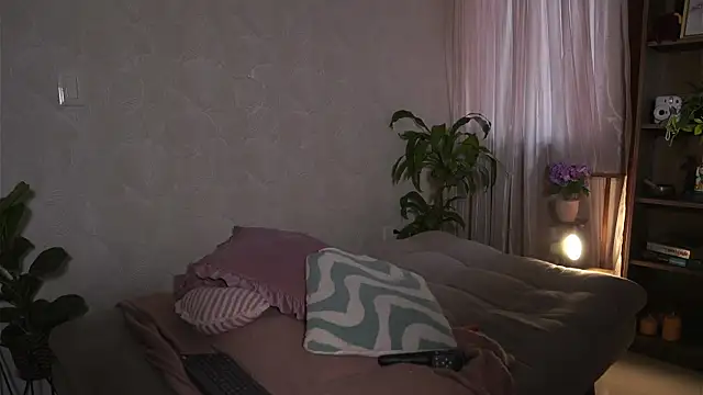 HannahEvanss online show from 8, 4, 2026