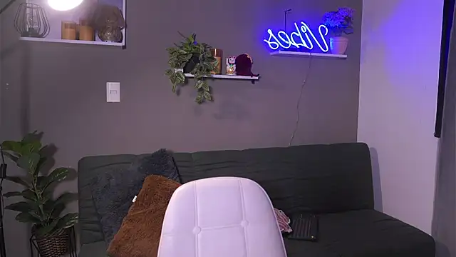 HannahEvanss online show from 26, 11, 2025