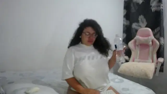 Snapshot of mabigomez00 chatting on 21, 2, 2026 mabigomez00 online show from 21, 2, 2026