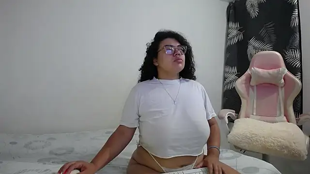 mabigomez00 online show from 9, 9, 2025