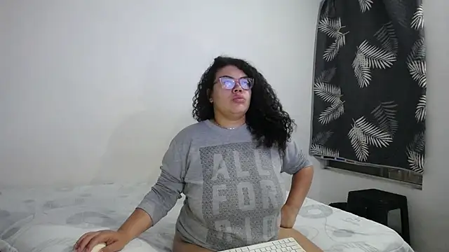 Snapshot of mabigomez00 chatting on 24, 4, 2026 mabigomez00 online show from 24, 4, 2026