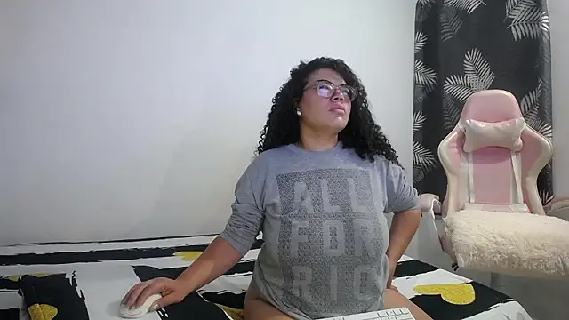 Snapshot of mabigomez00 chatting on 8, 1, 2026 mabigomez00 online show from 8, 1, 2026