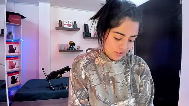 Snapshot of Catalinaa_martinez chatting on 24, 2, 2025 Catalinaa martinez online show from 24, 2, 2025