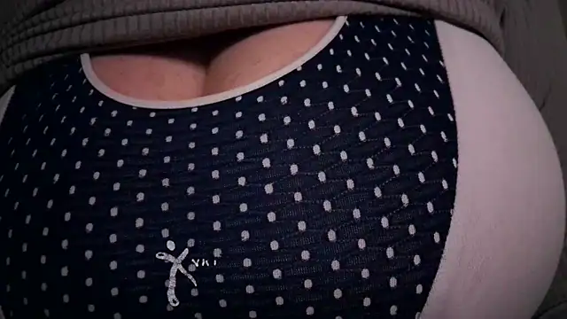 AnnyelinnaLove online show from 5, 12, 2025