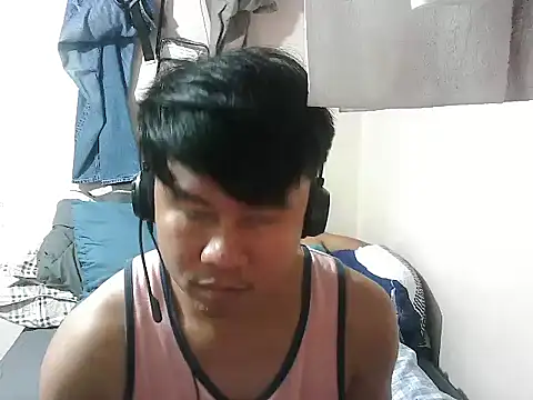 Snapshot of clarkivan34 chatting on 5, 8, 2026 clarkivan34 online show from 5, 8, 2026