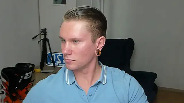 Snapshot of kevin-park chatting on 19, 10, 2025 kevin-park online show from 19, 10, 2025