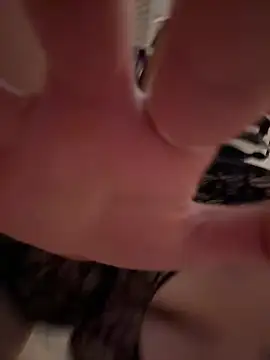 Prettylilgirll online show from 14, 4, 2026