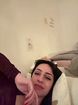 Prettylilgirll online show from 15, 5, 2026