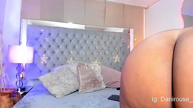 Kaitlyn Brwon online show from 23, 11, 2025