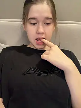 HornyGirlH online show from 13, 3, 2026