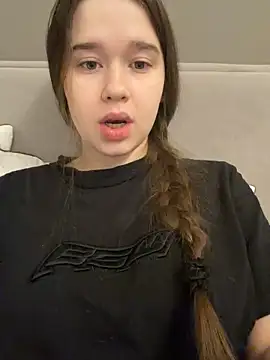 HornyGirlH online show from 4, 2, 2026