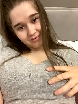 HornyGirlH online show from 28, 11, 2025