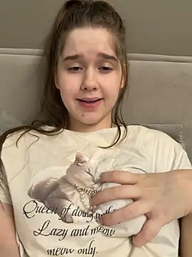 HornyGirlH online show from 4, 4, 2026