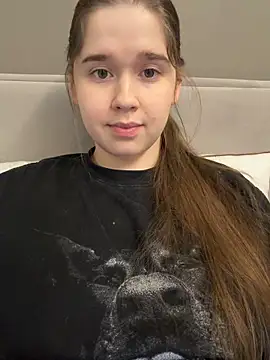 HornyGirlH online show from 18, 2, 2026