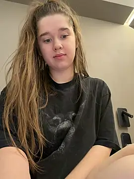 HornyGirlH online show from 21, 6, 2026