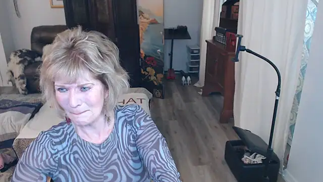 Snapshot of SindeeDix chatting on 7, 5, 2026 SindeeDix online show from 7, 5, 2026