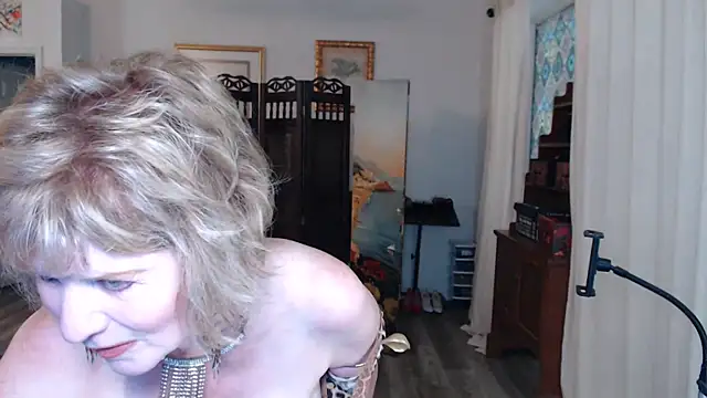 Snapshot of SindeeDix chatting on 2, 5, 2026 SindeeDix online show from 2, 5, 2026