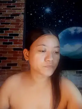 Snapshot of Urchanel chatting on 23, 4, 2026 Urchanel online show from 23, 4, 2026