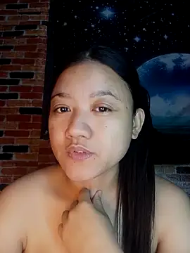 Snapshot of Urchanel chatting on 28, 4, 2026 Urchanel online show from 28, 4, 2026