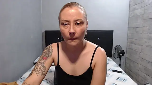 Snapshot of cataanderson_ chatting on 10, 6, 2026 cataanderson online show from 10, 6, 2026