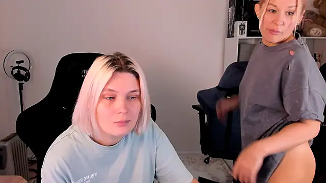 Snapshot of hotblonds chatting on 1, 12, 2025 hotblonds online show from 1, 12, 2025