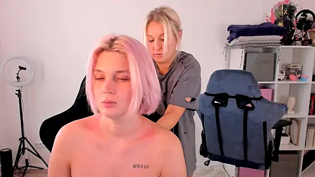 Snapshot of hotblonds chatting on 10, 10, 2025 hotblonds online show from 10, 10, 2025