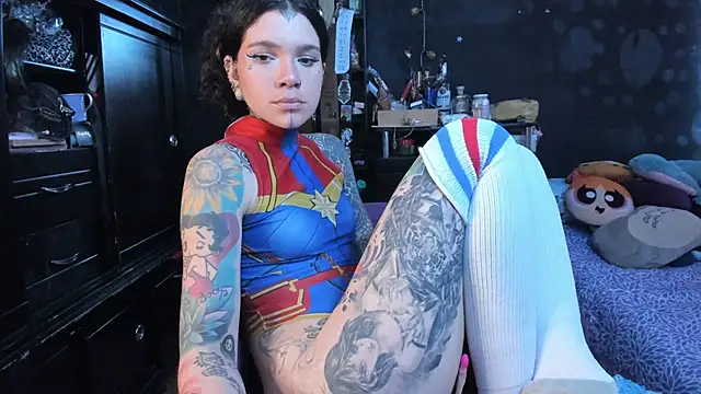 Snapshot of Lilmarieee chatting on 18, 12, 2025 Lilmarieee online show from 18, 12, 2025