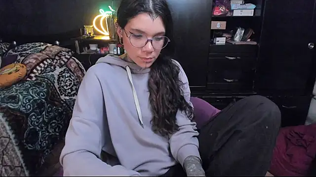 Lilmarieee online show from 15, 2, 2025