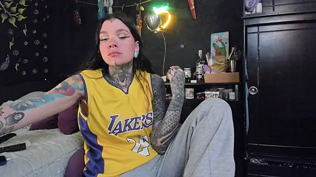 Snapshot of Lilmarieee chatting on 3, 11, 2025 Lilmarieee online show from 3, 11, 2025