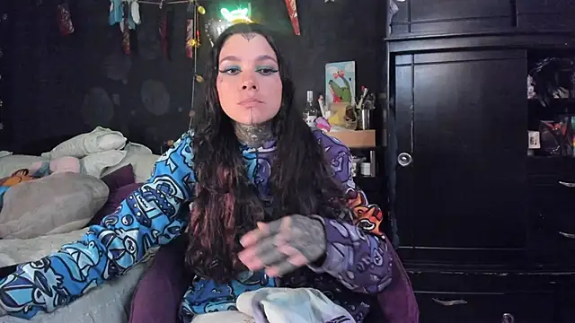 Snapshot of Lilmarieee chatting on 5, 11, 2025 Lilmarieee online show from 5, 11, 2025