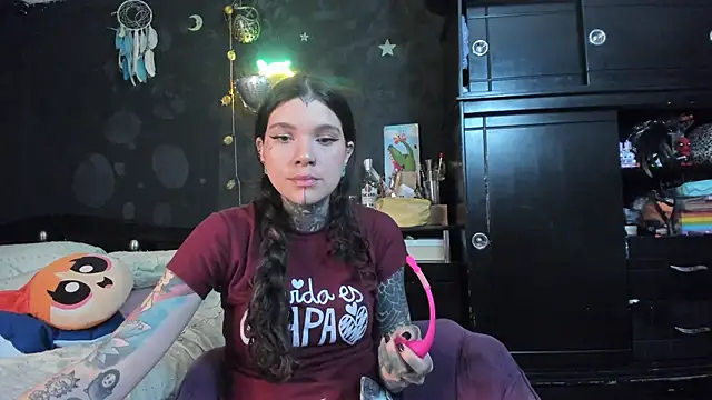 Snapshot of Lilmarieee chatting on 18, 11, 2025 Lilmarieee online show from 18, 11, 2025