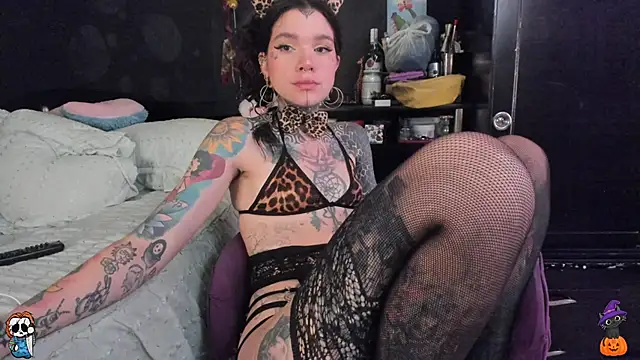 Snapshot of Lilmarieee chatting on 16, 10, 2025 Lilmarieee online show from 16, 10, 2025