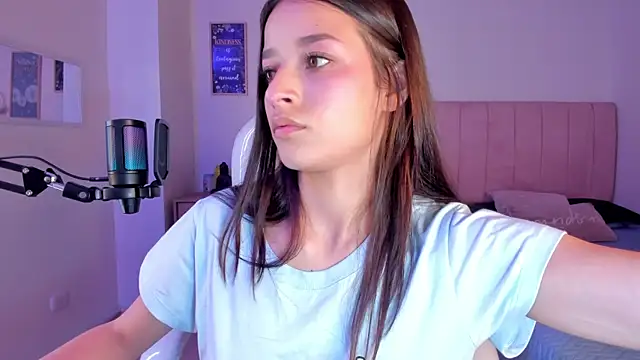 Snapshot of Amaia_Daniells chatting on 24, 2, 2025 Amaia Daniells online show from 24, 2, 2025