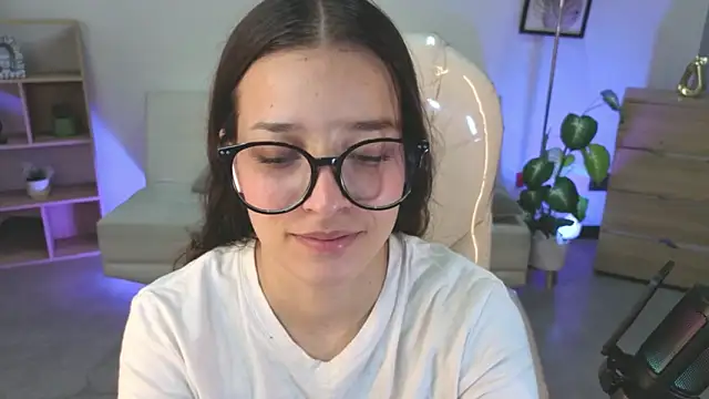 Amaia Daniells online show from 3, 2, 2026