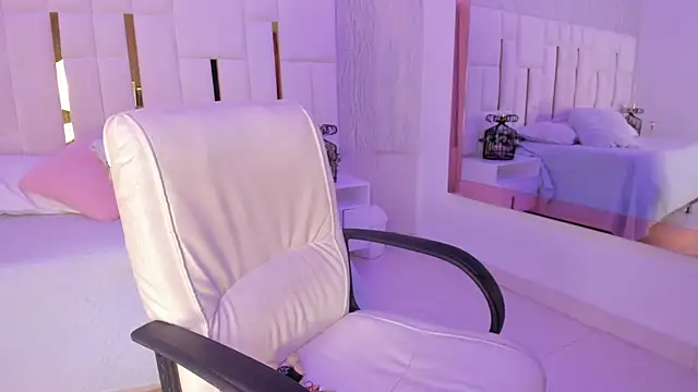 Meghan stonne  online show from 26, 10, 2025