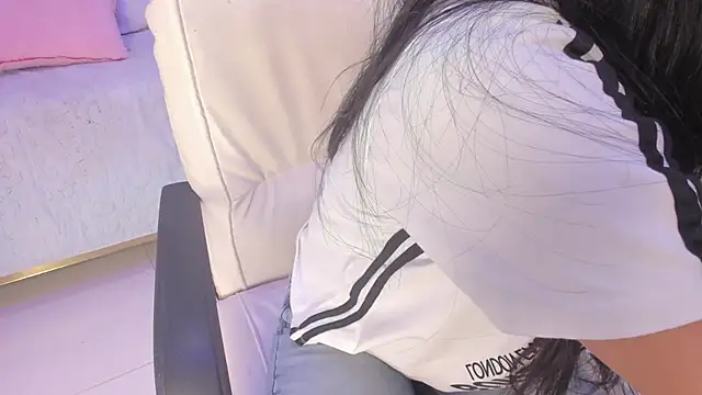 Meghan stonne  online show from 21, 10, 2025