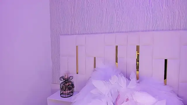 Meghan stonne  online show from 24, 10, 2025