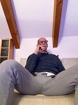 Snapshot of Relnnet chatting on 26, 10, 2025 Relnnet online show from 26, 10, 2025