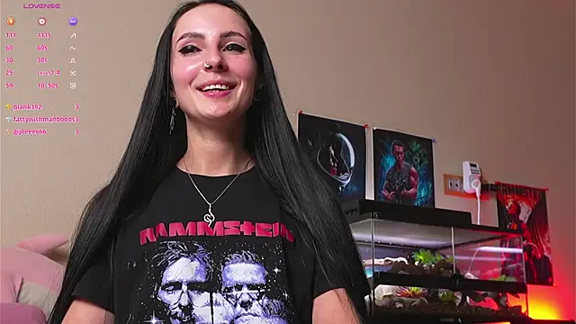 YaraAveiri online show from 9, 4, 2026