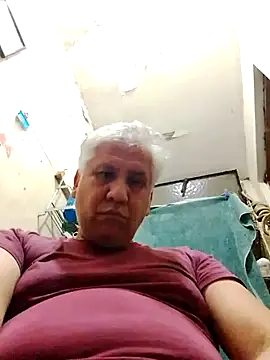 Momlover2022 online show from 21, 4, 2026