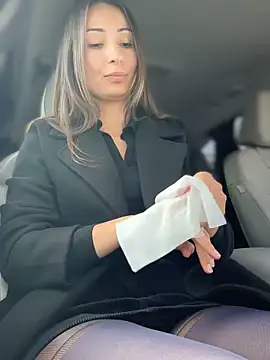 YOUR-KARINA online show from 10, 3, 2025